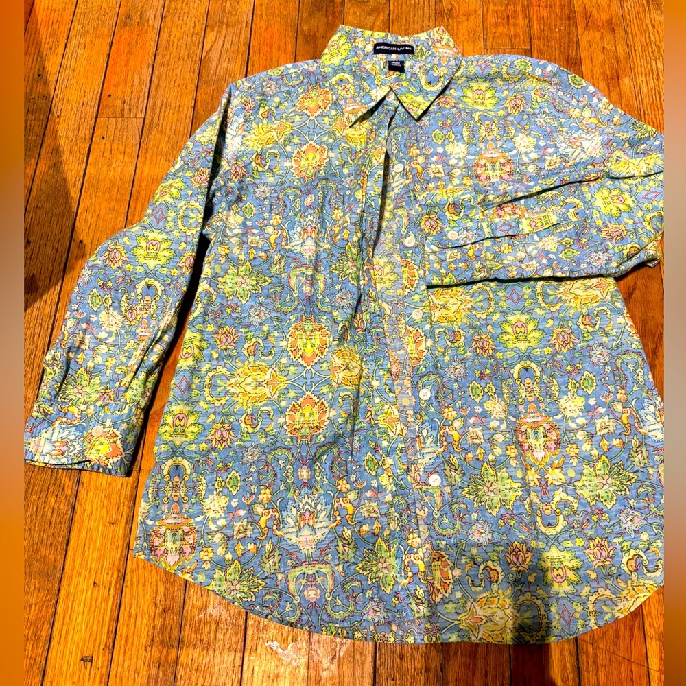 Half sleeved cotton button up top paisley like print